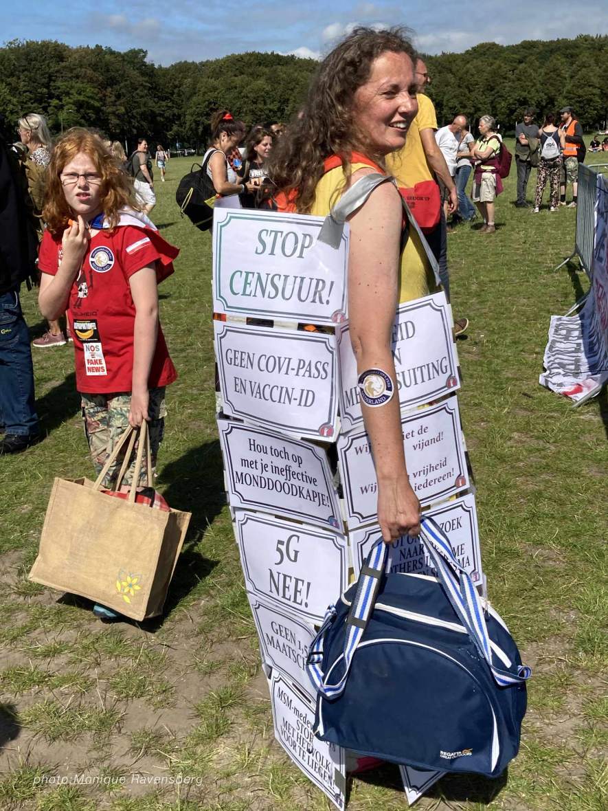 Vrijheid-Freedom-mrstar-Viruswaarheid-message-dress