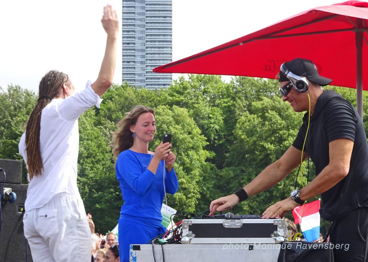 vrijheid-Freedom-mrstar-Viruswaarheid-stage-DJ